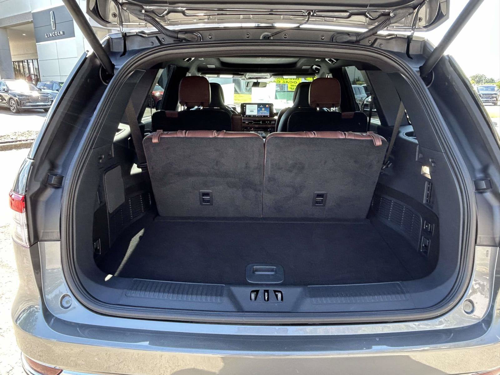 Certified 2025 Lincoln Aviator Reserve w/ Equipment Group 201A AWD/4WD image 15