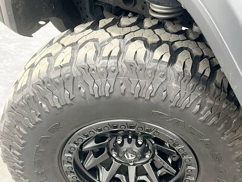 Used 2021 Jeep Gladiator Sport w/ Trailer Tow Package image 35