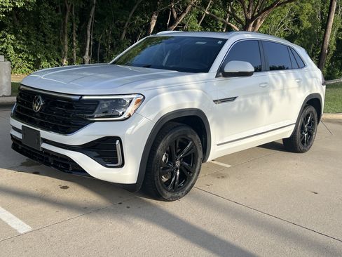 Certified 2024 Volkswagen Atlas Cross Sport SEL R-Line AWD/4WD image 5