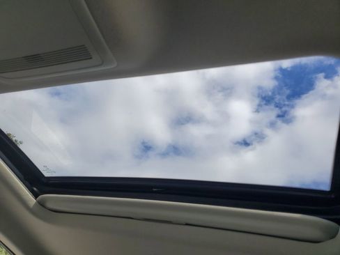 Used 2022 MAZDA MAZDA3 s image 34