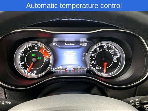 Used 2020 Jeep Cherokee Trailhawk w/ Technology Group AWD/4WD image 17