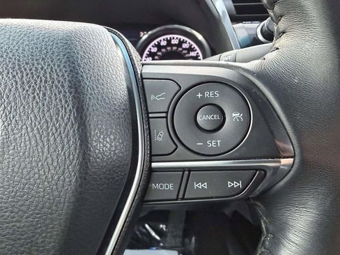 Used 2020 Toyota Camry XLE w/ Carpet Mat Package image 28