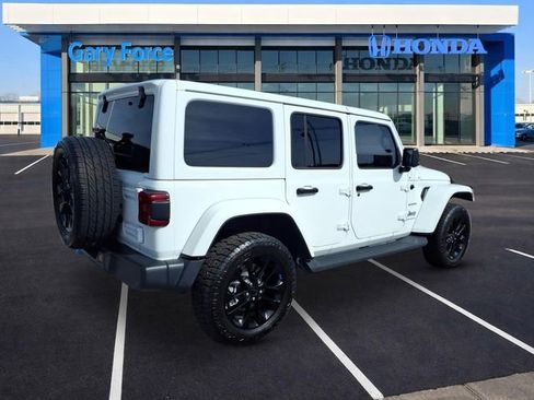 Used 2023 Jeep Wrangler Unlimited Sahara AWD/4WD image 2