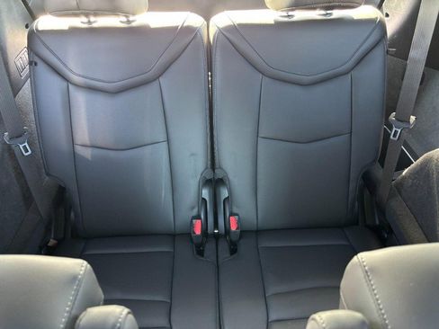 Used 2024 Cadillac XT6 Sport w/ Technology Package image 11