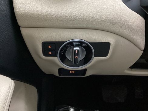 Used 2015 Mercedes-Benz GLA 250 4MATIC image 41