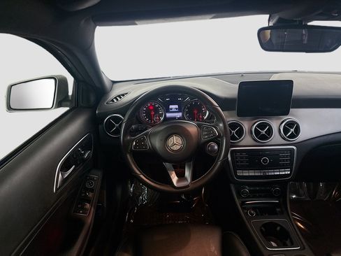 Used 2018 Mercedes-Benz GLA 250 4MATIC image 17