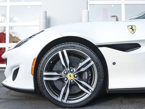 Certified 2020 Ferrari Portofino image 4
