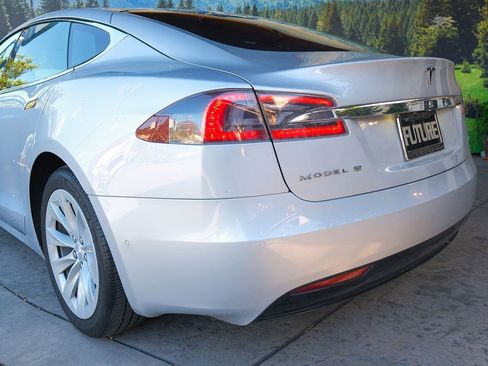 Used 2018 Tesla Model S 75D image 43