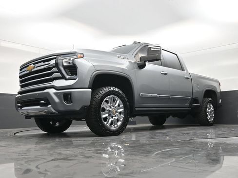Used 2024 Chevrolet Silverado 2500 High Country w/ Technology Package AWD/4WD image 20