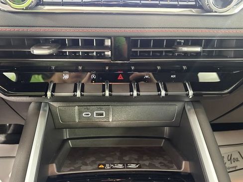 New 2026 Chevrolet Colorado Z71 w/ Technology Package AWD/4WD image 7