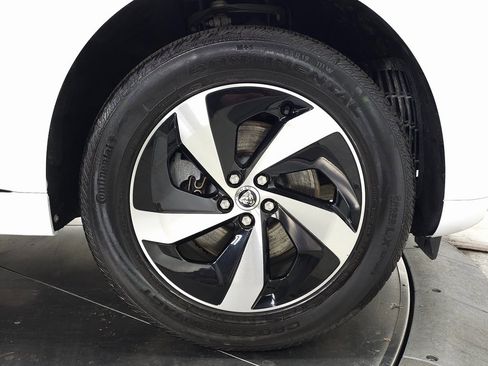 Certified 2025 Jaguar F-PACE R-Dynamic S image 10