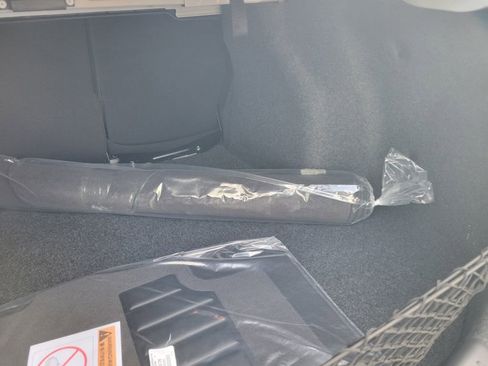 New 2025 Nissan Versa SV image 30