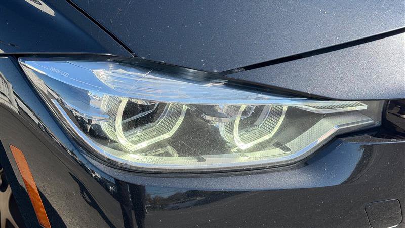 Used 2018 BMW 340i xDrive Sedan w/ Premium Package AWD/4WD image 11