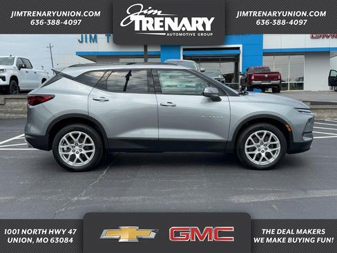 Used 2024 Chevrolet Blazer LT FWD image 1