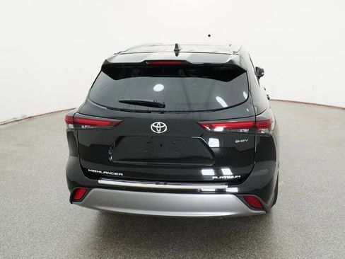 New 2026 Toyota Highlander Platinum AWD/4WD image 15