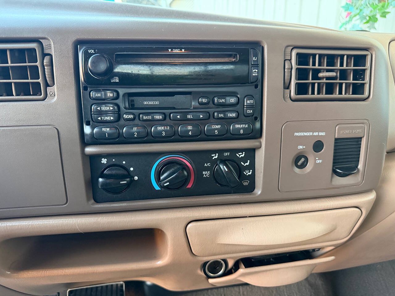 Used 1999 Ford F250 Lariat RWD image 23