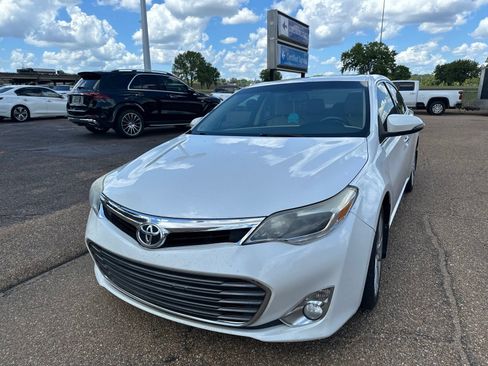 Used 2013 Toyota Avalon XLE Touring FWD image 2