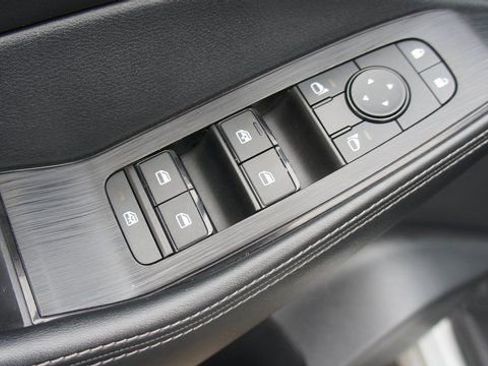 Used 2024 Nissan Rogue SV image 29