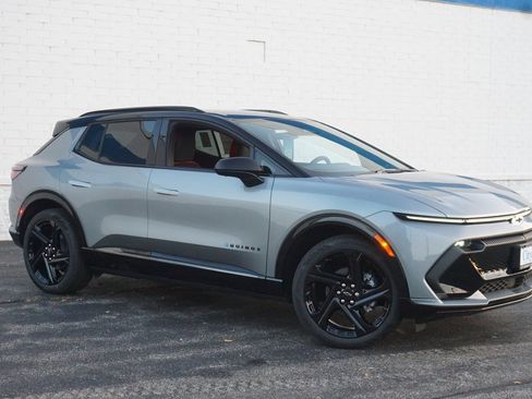 New 2026 Chevrolet Equinox EV RS image 3