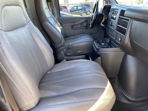Used 2023 GMC Savana 2500 Extended w/ Driver Convenience Package image 9