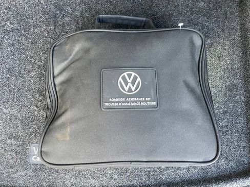 Used 2022 Volkswagen Tiguan SE AWD/4WD image 52
