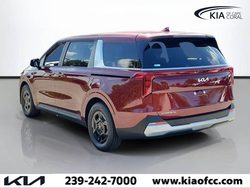 New 2026 Kia Carnival FWD image 4