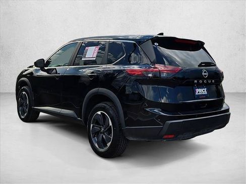 Used 2025 Nissan Rogue SV FWD image 8