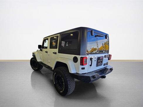 Used 2017 Jeep Wrangler Unlimited Sahara w/ Connectivity Group image 6