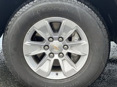 Used 2025 Chevrolet Silverado 1500 W/T image 38