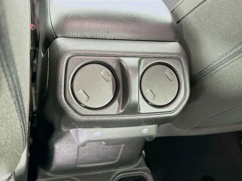 Used 2021 Jeep Wrangler Unlimited Sport image 33