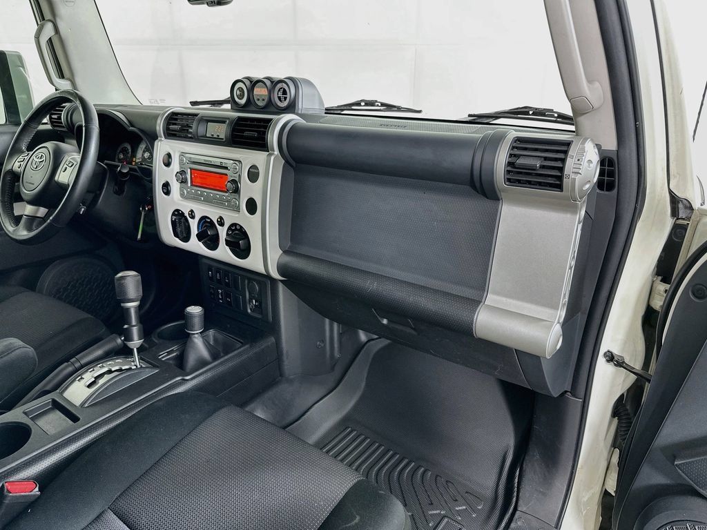 Used 2011 Toyota FJ Cruiser 4WD w/ Upgrade Pkg image 33