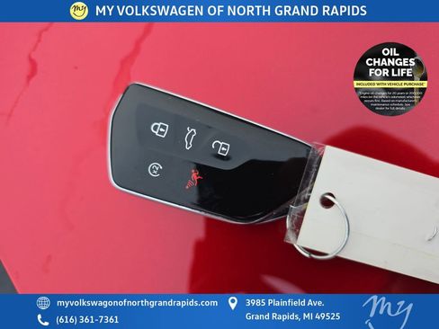Used 2025 Volkswagen Atlas Cross Sport SEL Premium R-Line image 36