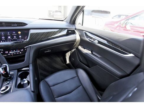 Used 2020 Cadillac XT6 Premium Luxury image 10
