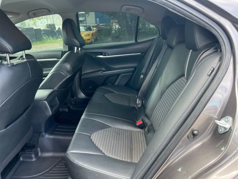 Used 2021 Toyota Camry SE FWD image 23