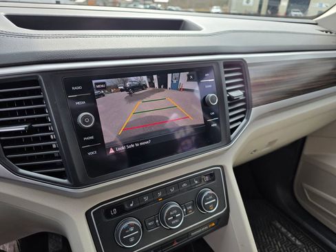 Used 2021 Volkswagen Atlas SE w/ Towing Package AWD/4WD image 17