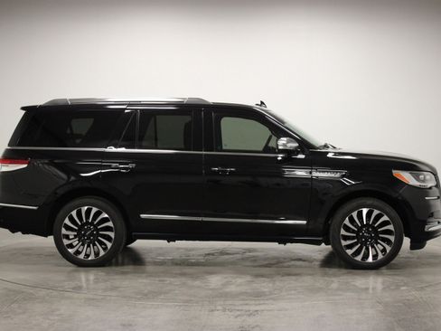 Used 2023 Lincoln Navigator Black Label AWD/4WD image 9