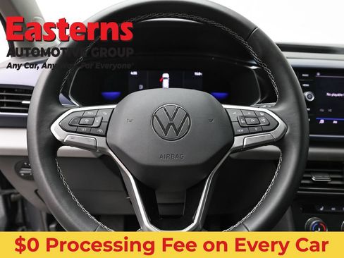 Used 2022 Volkswagen Taos SE FWD image 10