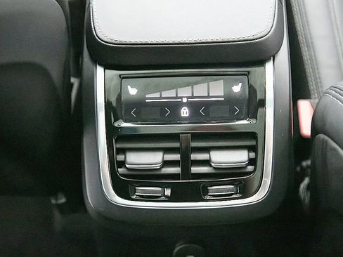 Certified 2024 Volvo XC90 T8 Ultimate w/ Lounge Package AWD/4WD image 27