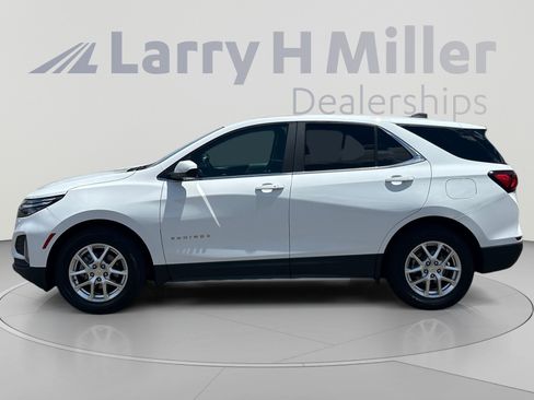 Used 2022 Chevrolet Equinox LT FWD image 2