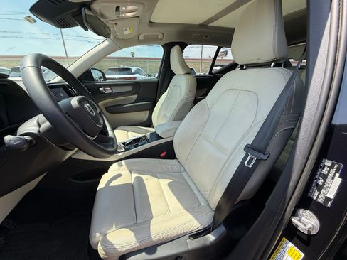 Used 2023 Volvo XC40 B5 Plus w/ Driver Assist Package AWD/4WD image 11