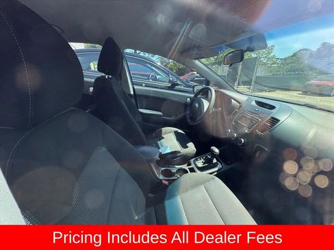 Used 2017 Kia Forte LX FWD image 3