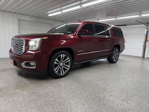 Used 2019 GMC Yukon XL Denali w/ Denali Ultimate Package AWD/4WD image 4
