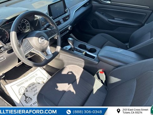 Used 2025 Nissan Altima 2.5 SV image 8