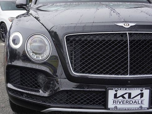 Used 2019 Bentley Bentayga V8 image 13