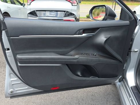 Used 2024 Toyota Camry SE FWD image 10