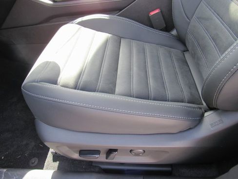 New 2025 Mitsubishi Outlander SE image 14