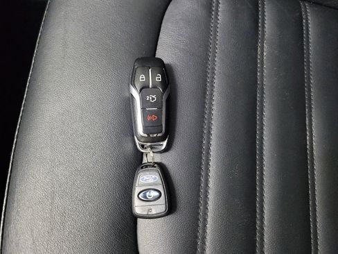 Used 2016 Ford Edge SEL w/ Equipment Group 201A AWD/4WD image 32