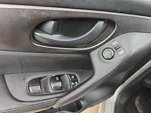 Used 2017 Nissan Rogue Sport S FWD image 27