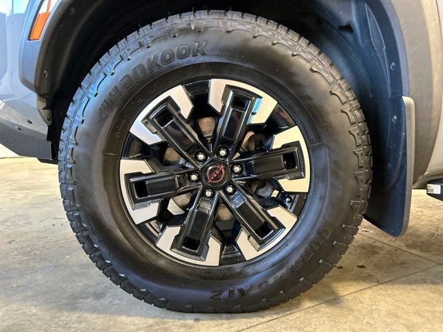 Used 2022 Nissan Frontier PRO-4X AWD/4WD image 10