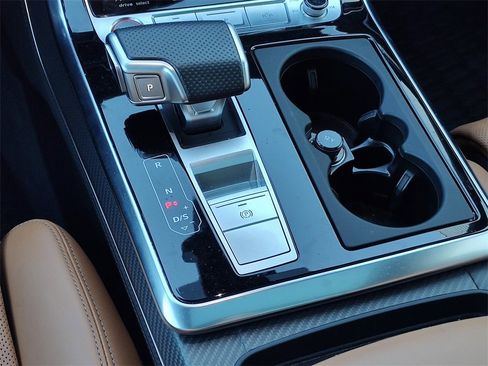 Used 2024 Audi RS Q8 4.0T w/ Black Optic Package image 30